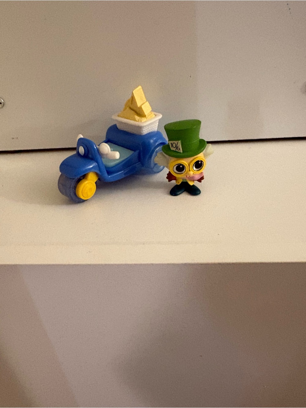 Disney Doorables Let's Go Road Trip Series 2 Mad Hatter Set